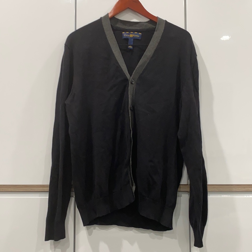 Mens button up cardigan, in size medium
